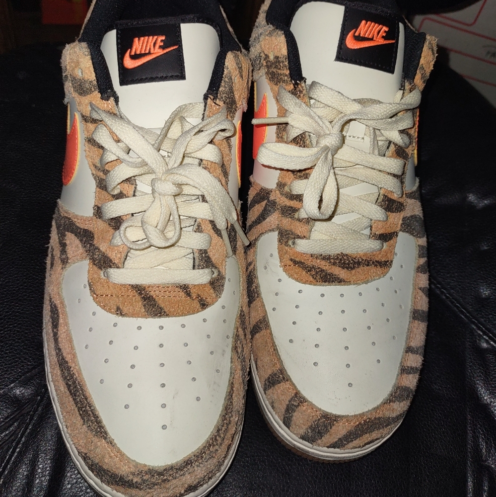 Limited edition AF1 Dakari Tiger stripe size 14